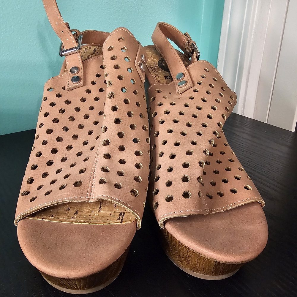 G by Guess Pink Peep-Toe Mules w/ Brown 5" Platform Heel Women's Size 7.5